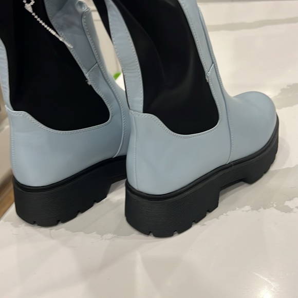Light blue lug sole over the knee rainboots for rainy season. - Picture 5 of 7